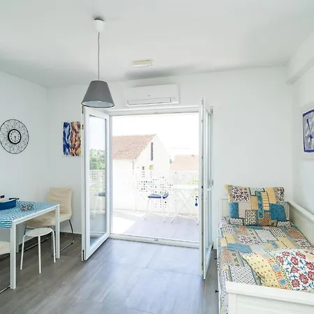 Nice Apartment In Mlini With House Sea View