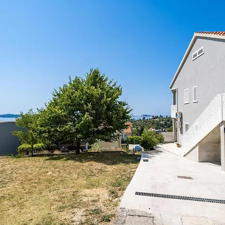 Nice Apartment In Mlini With House Sea View Apartment *